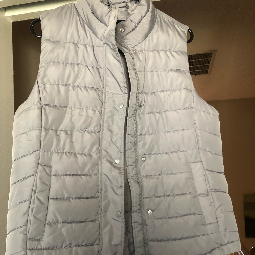 Gap puffer vest